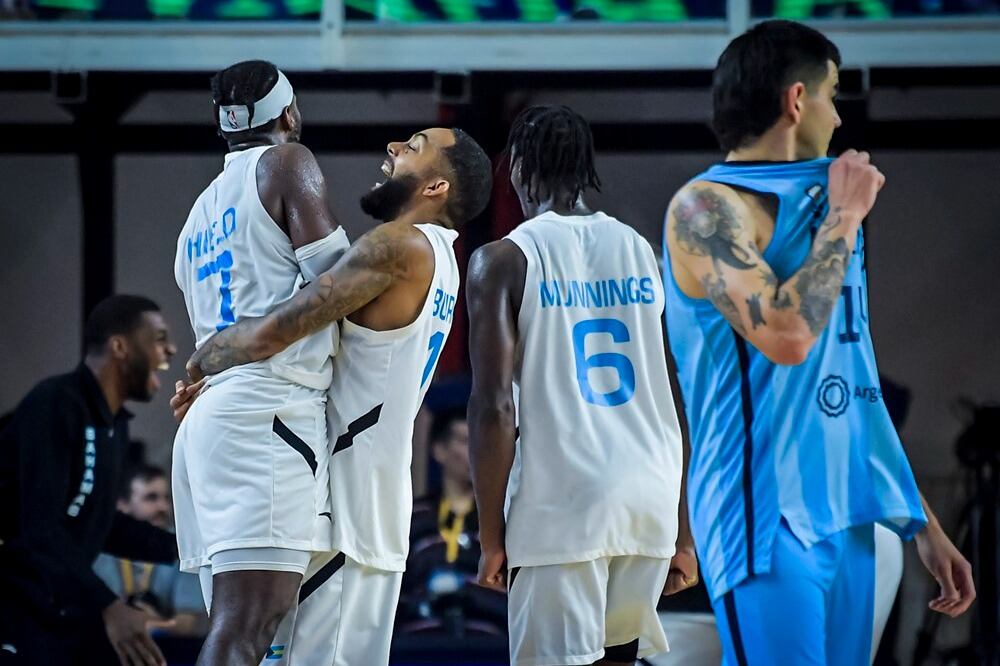 Deck sufre, mientras los bahameños celebran su clasificación