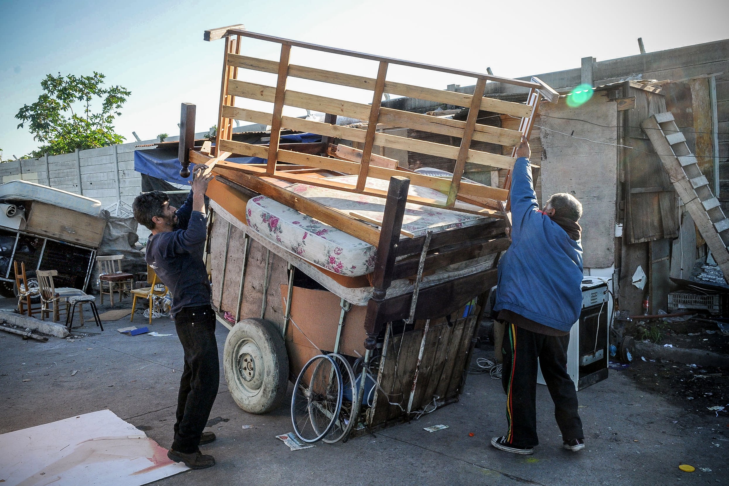 Una persona con ingresos de 141  mil pesos ya no es indigente par el Indec