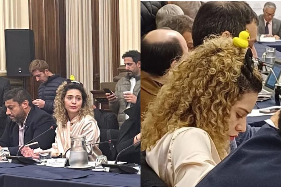 Lourdes Arrieta con el popular patito amarillo sobre la cabeza.