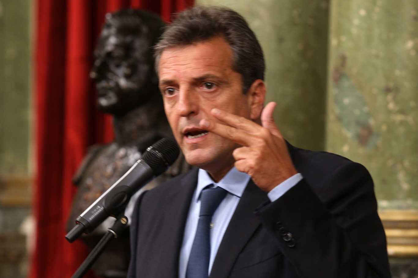 Sergio Massa le insistió a Martín Guzmán en la necesidad de actualizar el piso del Impuesto a las Ganancias.