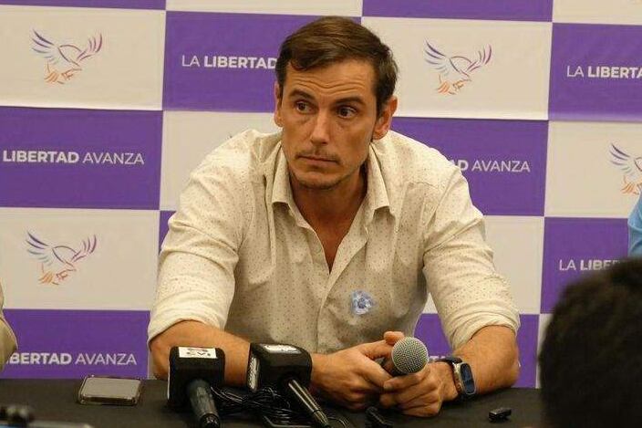 La Casa Rosada apuesta por el extenista y agente de bolsa Diego Hartfield.