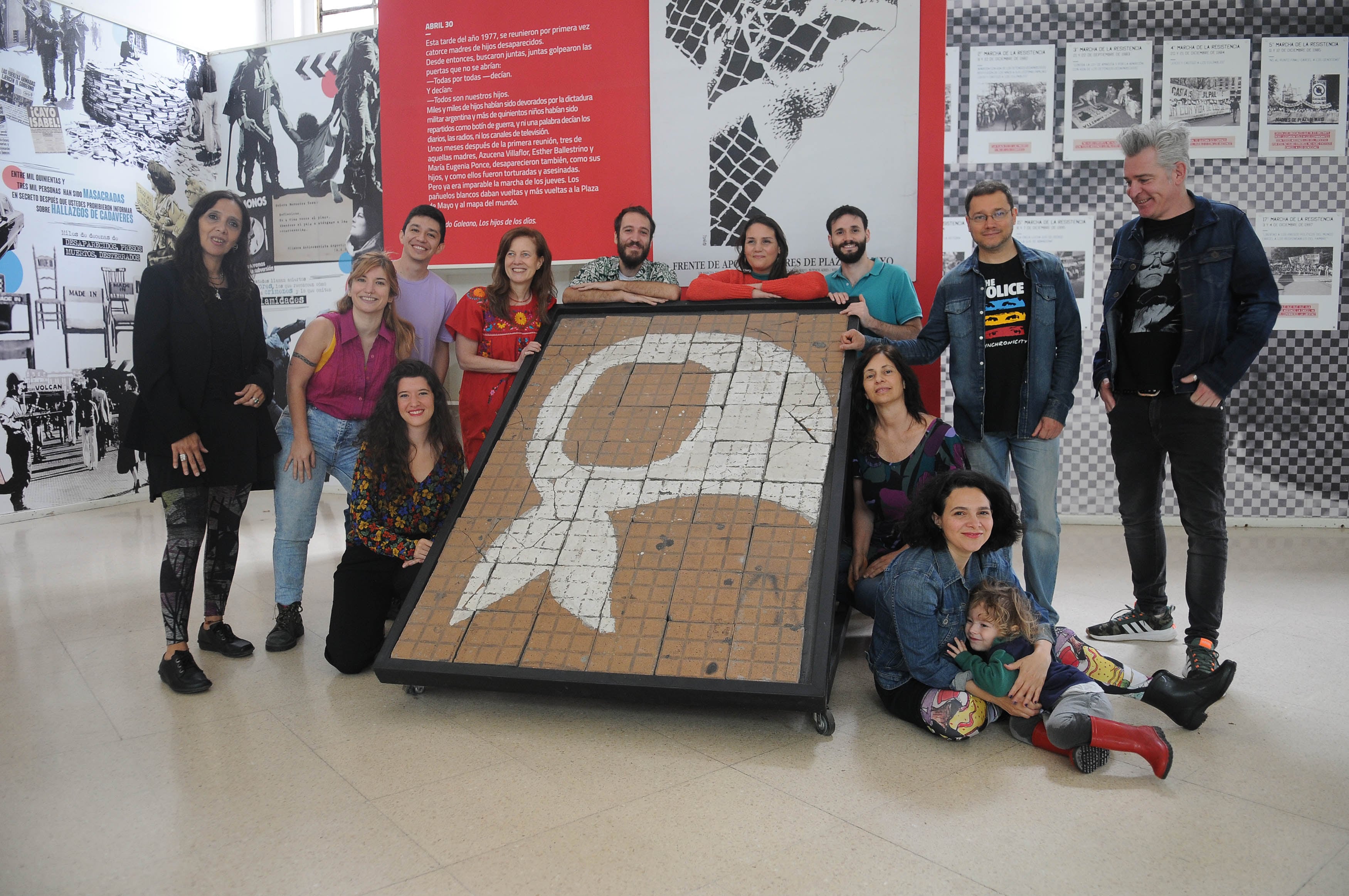 Todos los participantes donaron su arte a este espacio de las Madres que hoy se encuentra completamente desfinanciado.