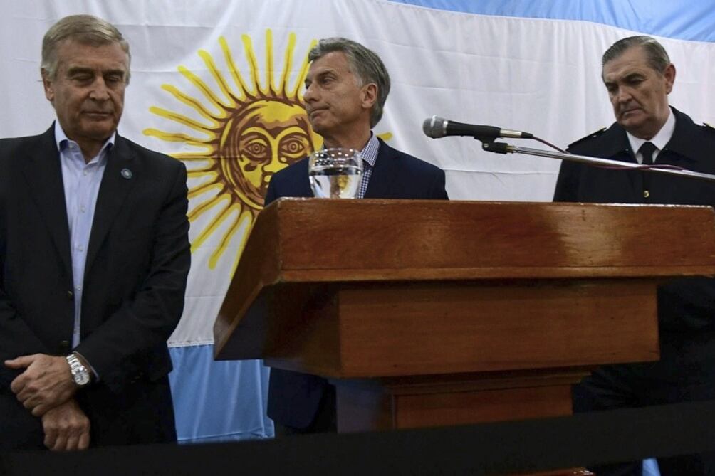 Oscar Aguad, Mauricio Macri y Marcelo Srur en una conferencia de prensa por el submarino.