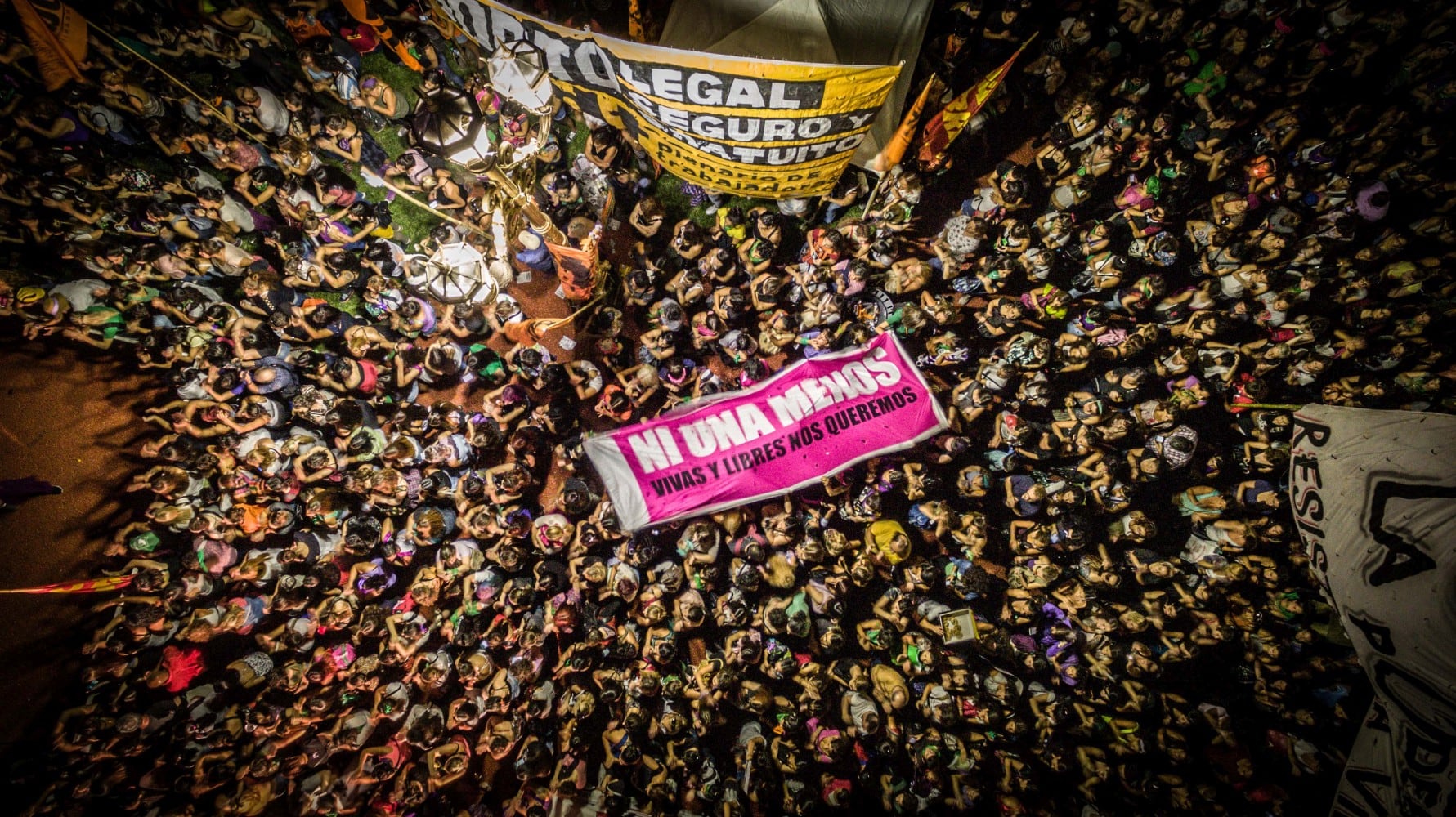 "Ni Una Menos, Vivas, libres y desendeudades nos queremos" es la consigna principal de este 3J.