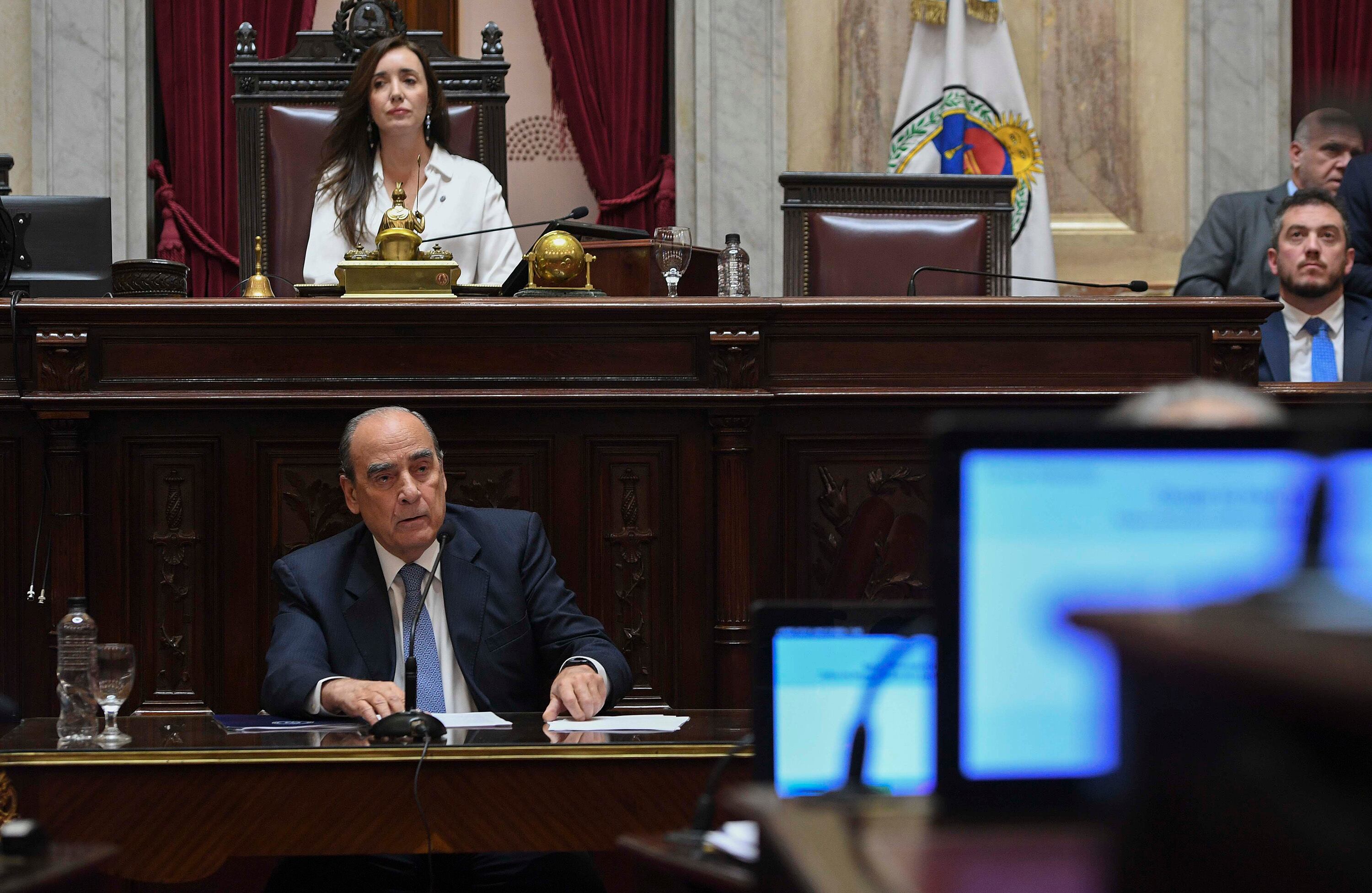 Guillermo Francos durante su exposición en el Senado.