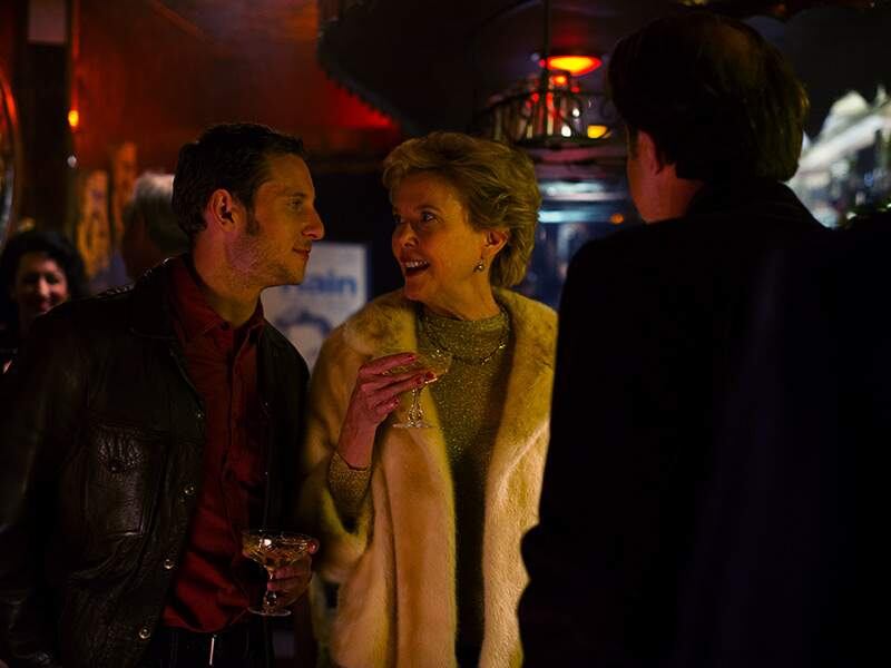 Jaime Belle y Annette Bening, el admirador incondicional y la estrella en descenso.