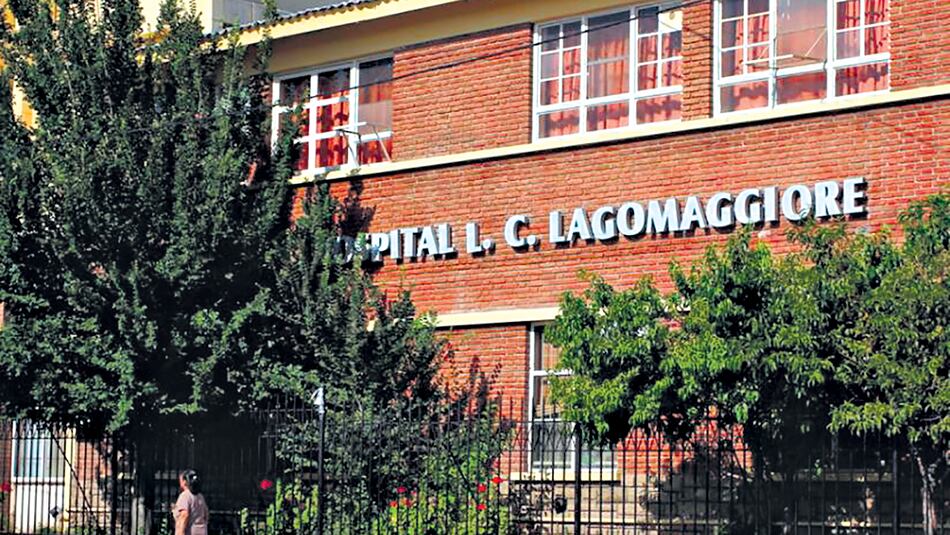 La mujer lucha por su vida en la terapia intensiva del Hospital Lagomaggiore.