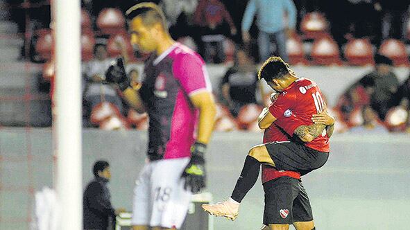 Con el triunfo, Independiente quedó a siete puntos de Racing.