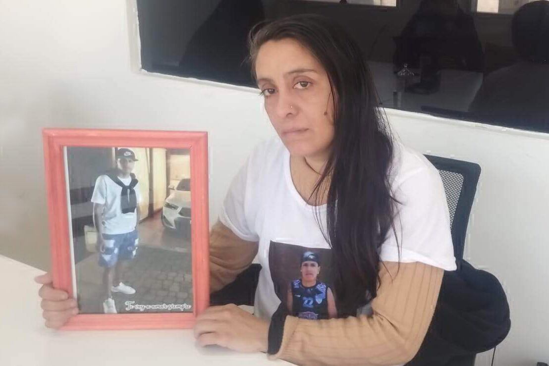 Noelia Ortega con la foto de su hijo Joaquín. 