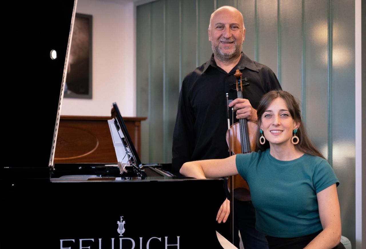 Lucía Oubiña (piano) y Javier Gómez (violín).