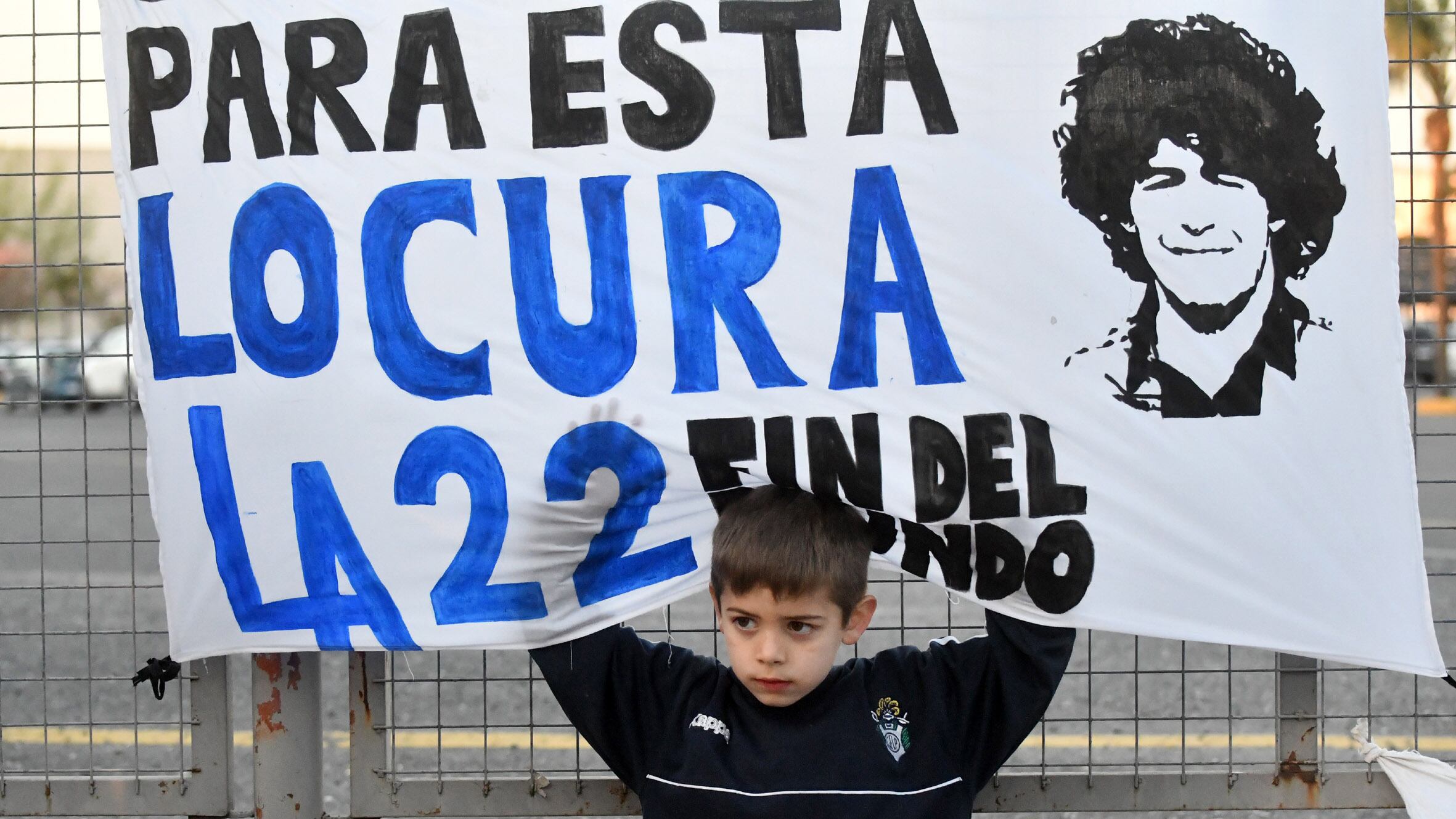 Maradona, una pasión que no distingue edades.