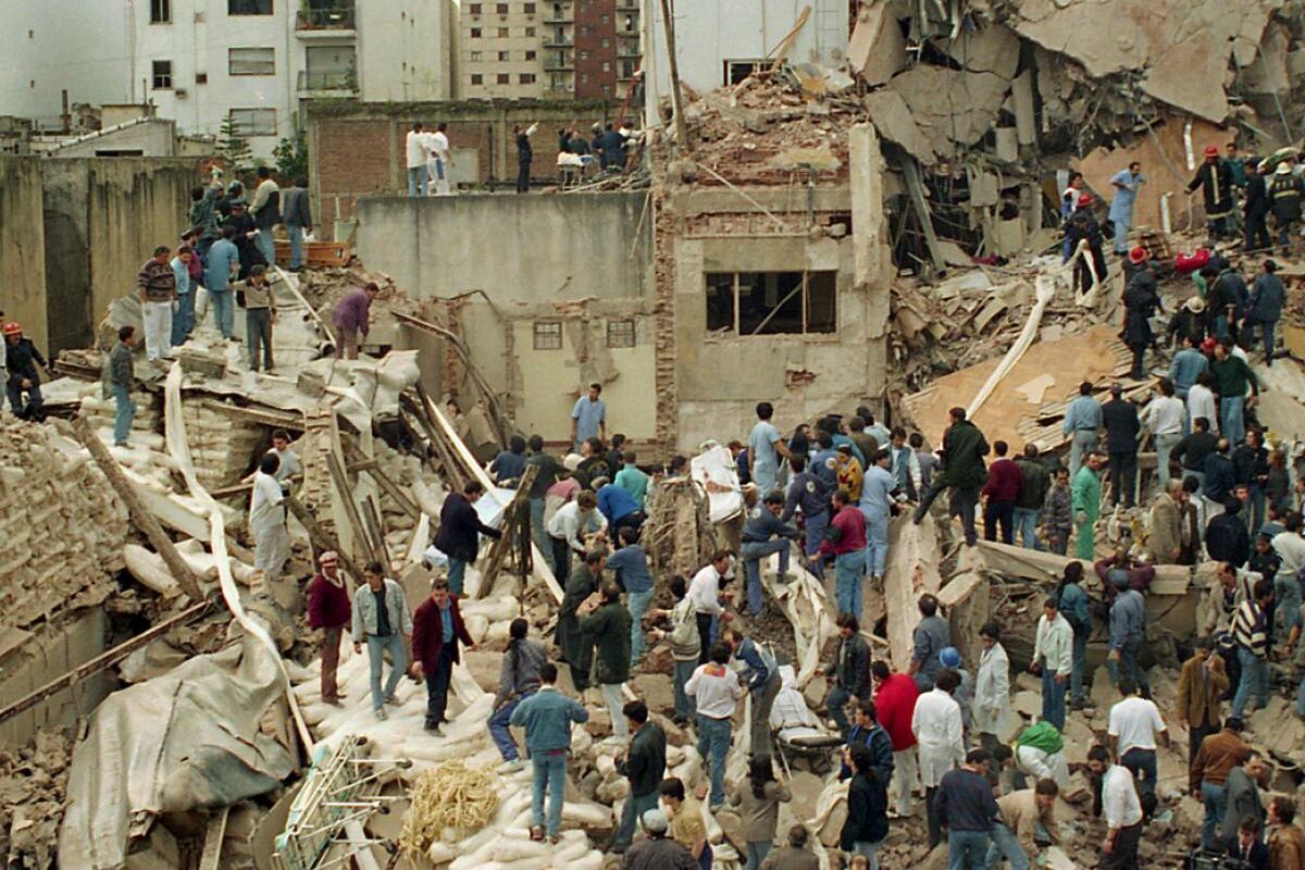 Andrés Larroque no sólo un pedido de nulidad de toda la causa por el Memorándum de Entendimiento con Irán, sino que denunció a Gustavo Hornos y Mariano Borinsky por prevaricato, incumplimiento de los deberes de funcionario público y asociación ilícita.