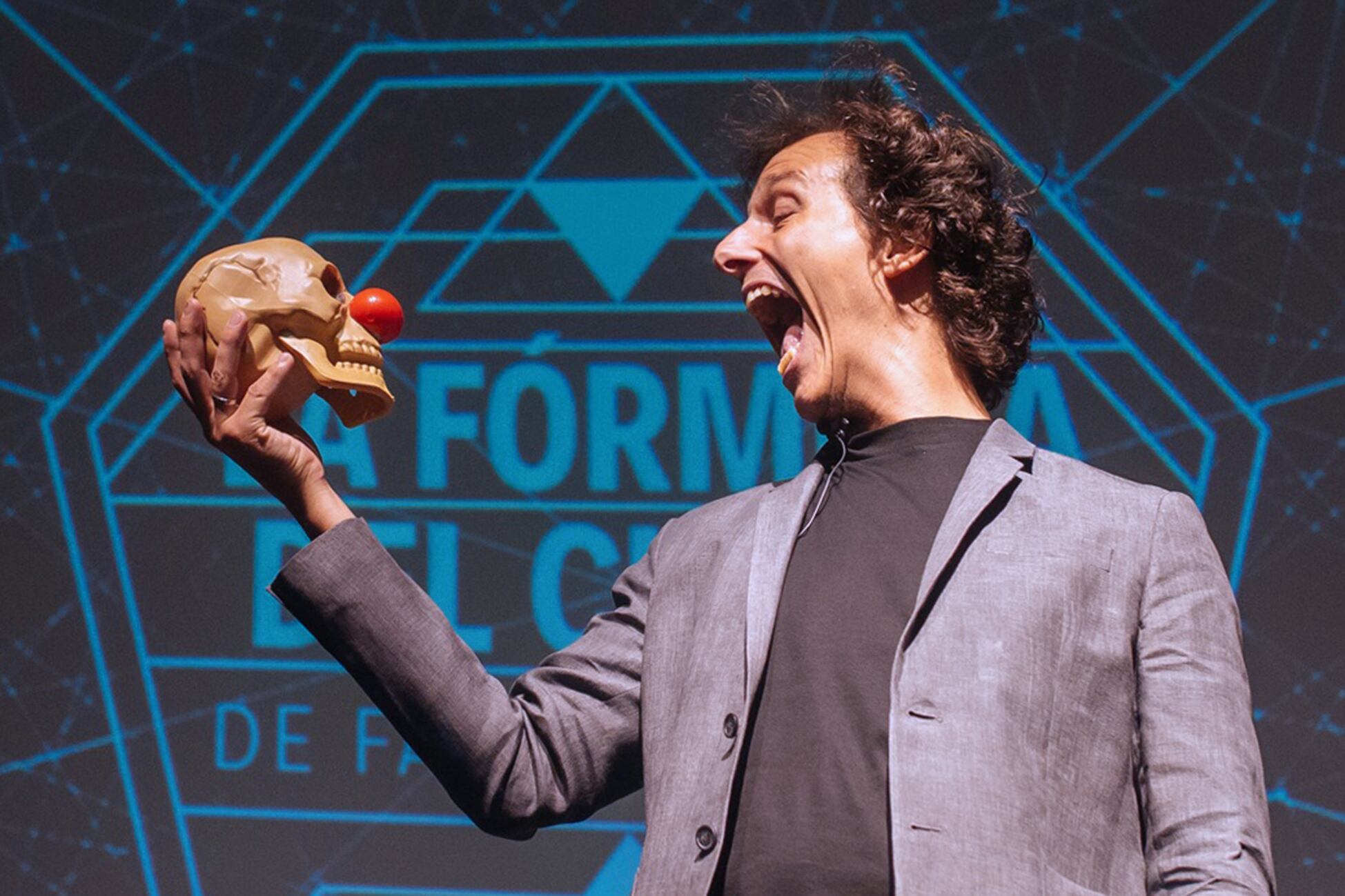 Héctor Ansaldi lo puso en el camino, y Fausto descubrió en el clown un revolucionario universo.