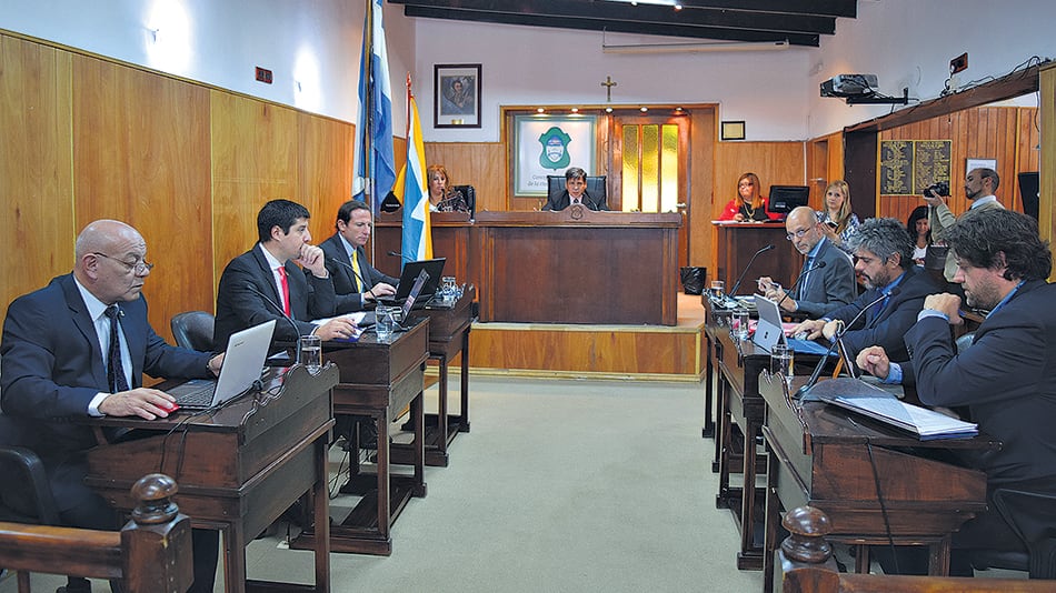 El Concejo Deliberante de Ushuaia está compuesto sólo por varoncitos.