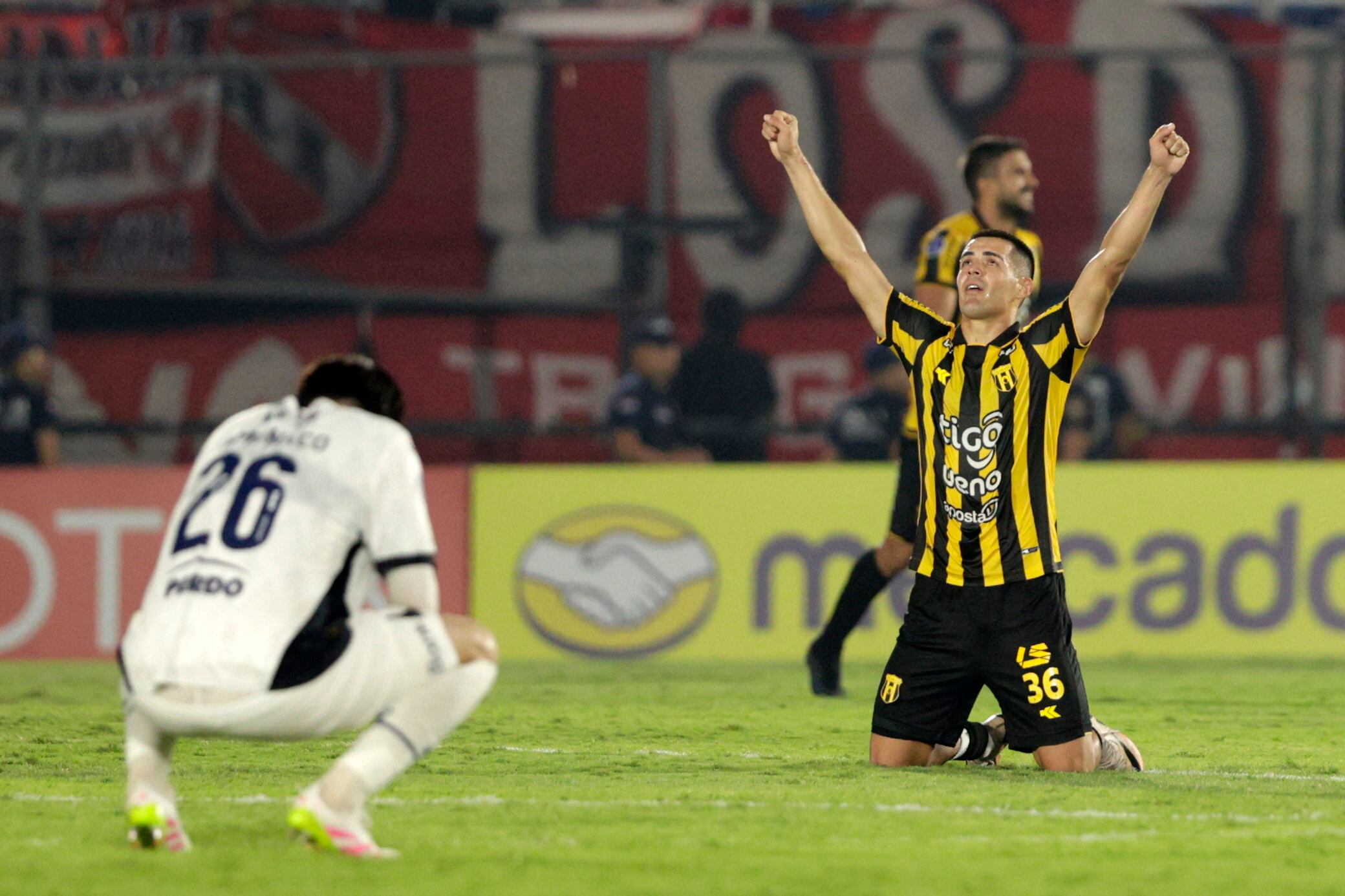 En Asunción, Martínez celebra y Lomónaco padece