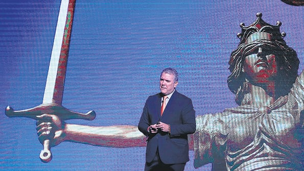 Iván Duque anunció un gabinete con presencia femenina y mayoría de empresarios y políticos uribistas.