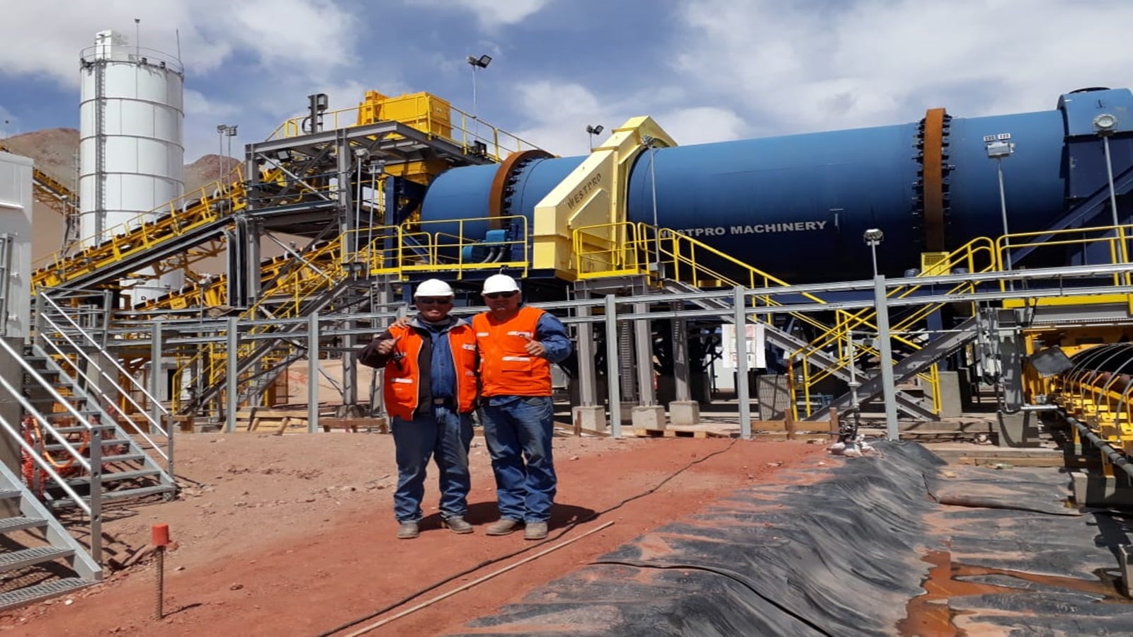 Mansfield Minera S. A.