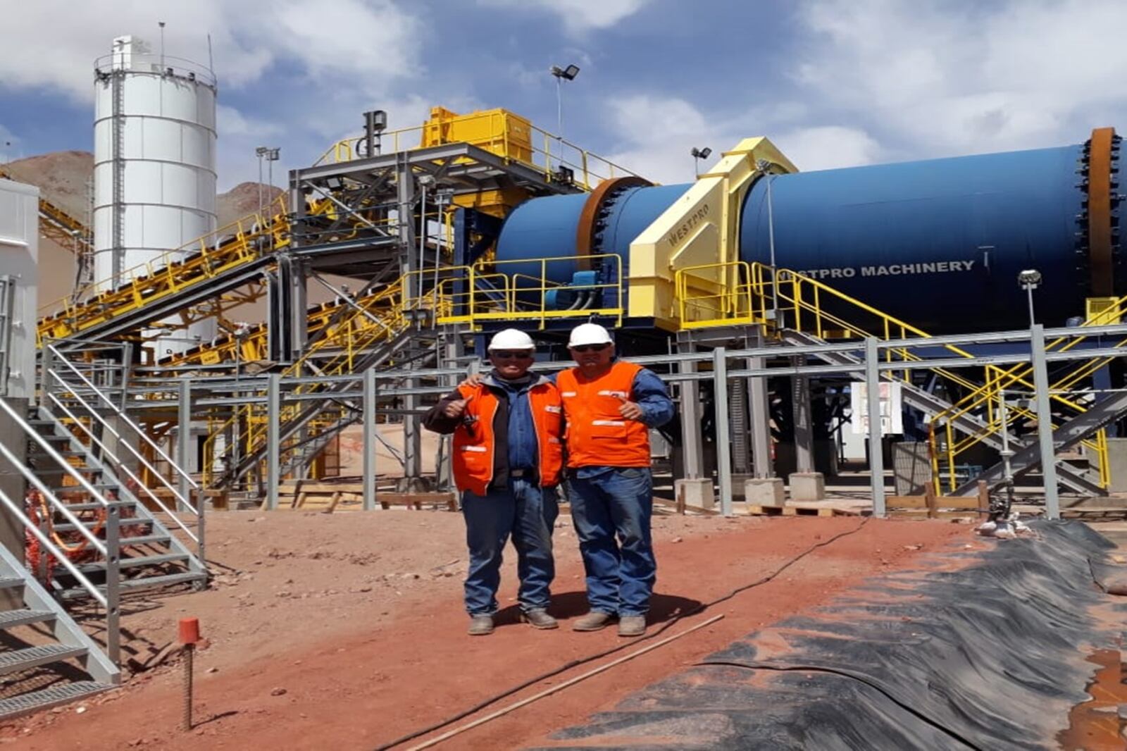 Mansfield Minera S. A.