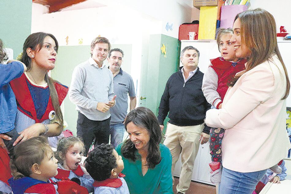 Vidal y Stanley se sacaron una foto de campaña en un centro infantil.