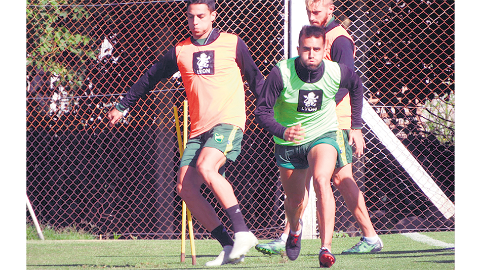 Defensa y Justicia, durante la práctica en Florencio Varela.