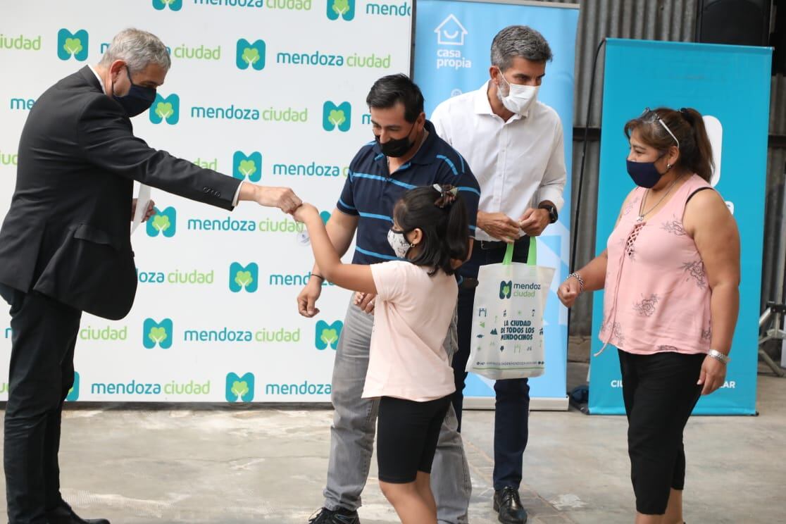 De esta manera, más mendocinos y mendocinas acceden a su casa propia