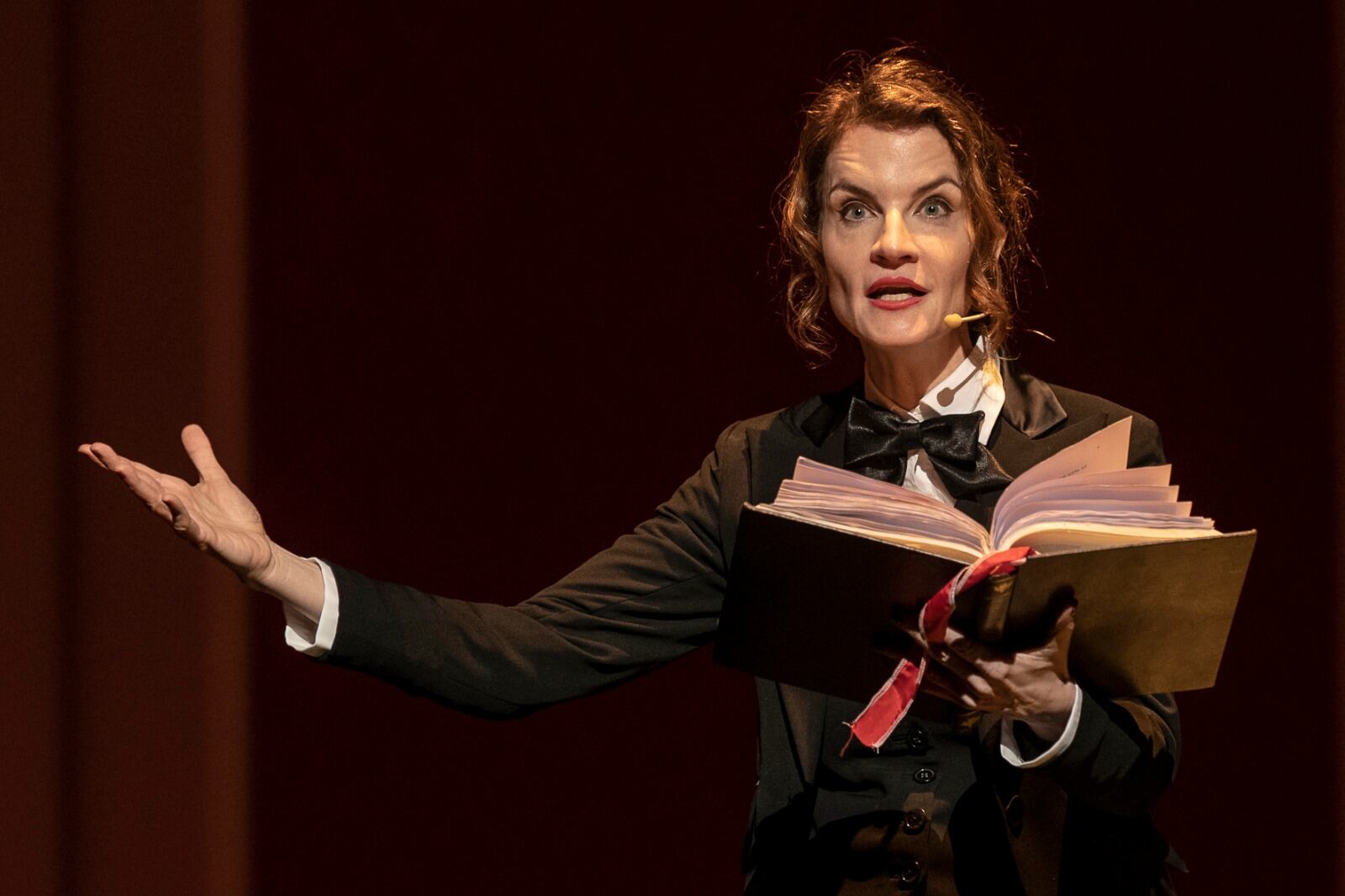 "Pude entrar en un texto que se abre hacia las más variadas referencias. Y que, sobre todo, está lleno de poesía”.