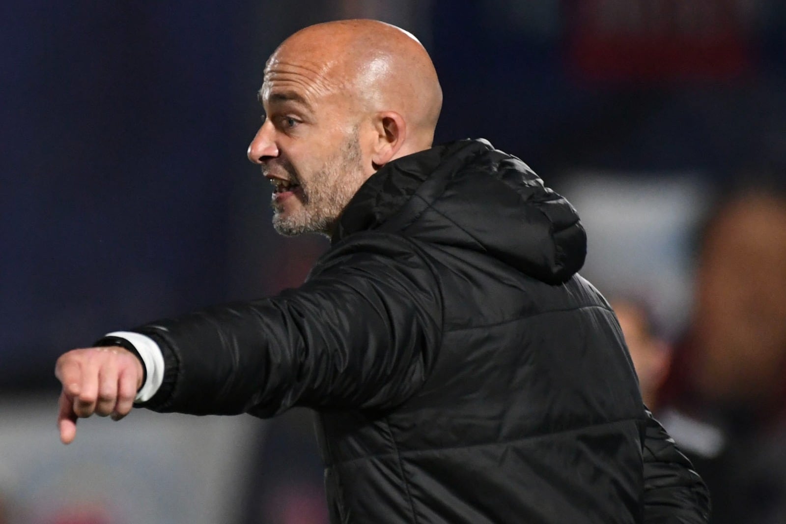 Vélez, dirigido por Sebastián Méndez, camina por la cornisa