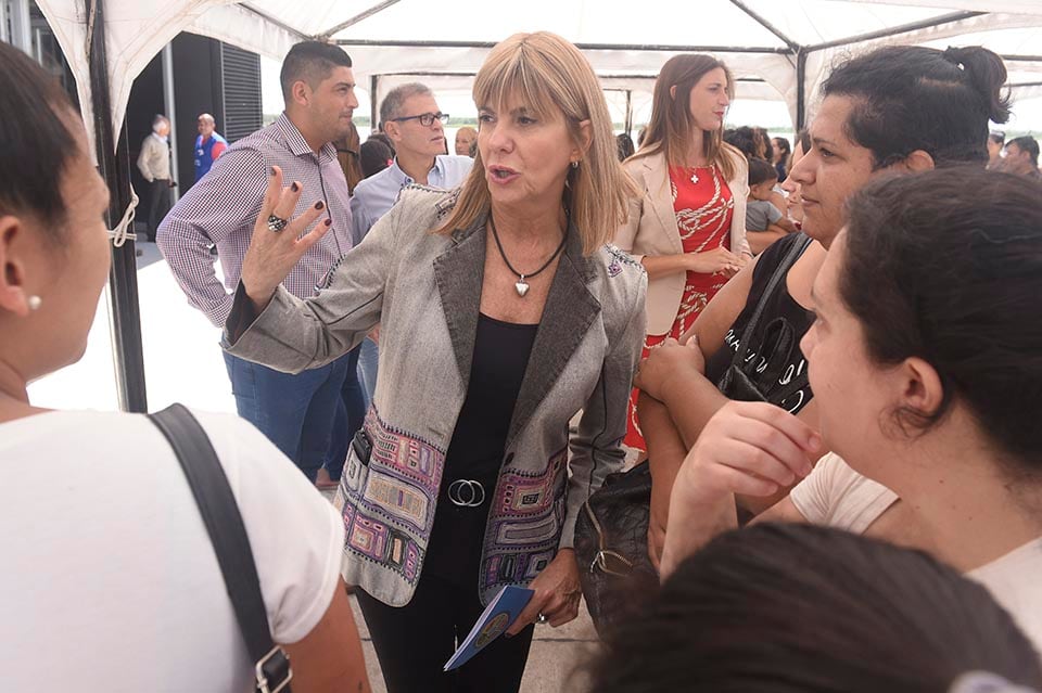 La vicegobernadora Rodenas dialogó con las beneficiarias.