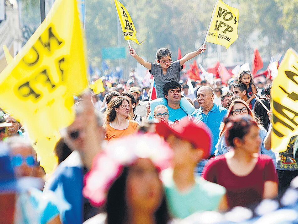 En Santiago marcharon más de 350 mil personas, según el cálculo de los organizadores.
