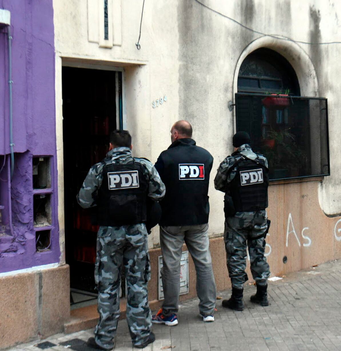 Una de las pensiones de Gambacurta, allanada y clausurada.