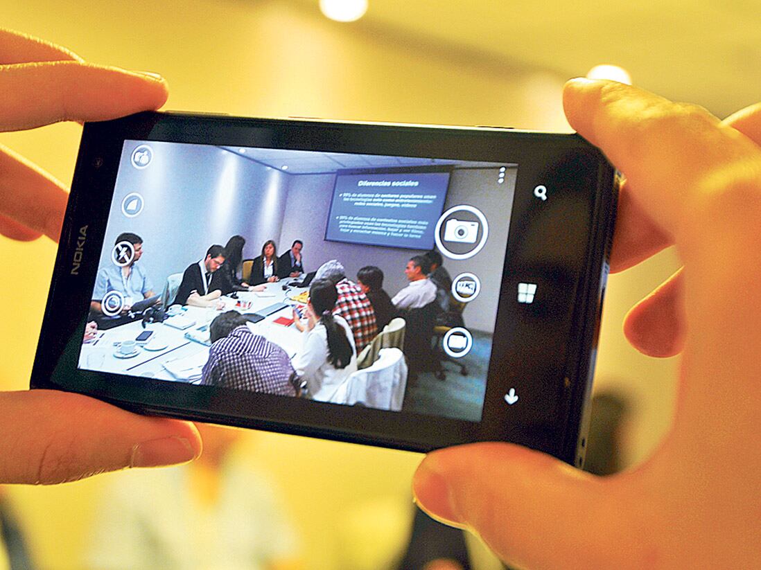 La investigación fue realizada por Microsoft y presentada ayer por su coordinadora, Roxana Morduchowicz, y Jorge Cella, de la empresa.