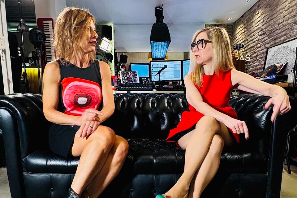 Mariana Carbajal junto a Ingrid Beck hacen Encendidas en vivo.