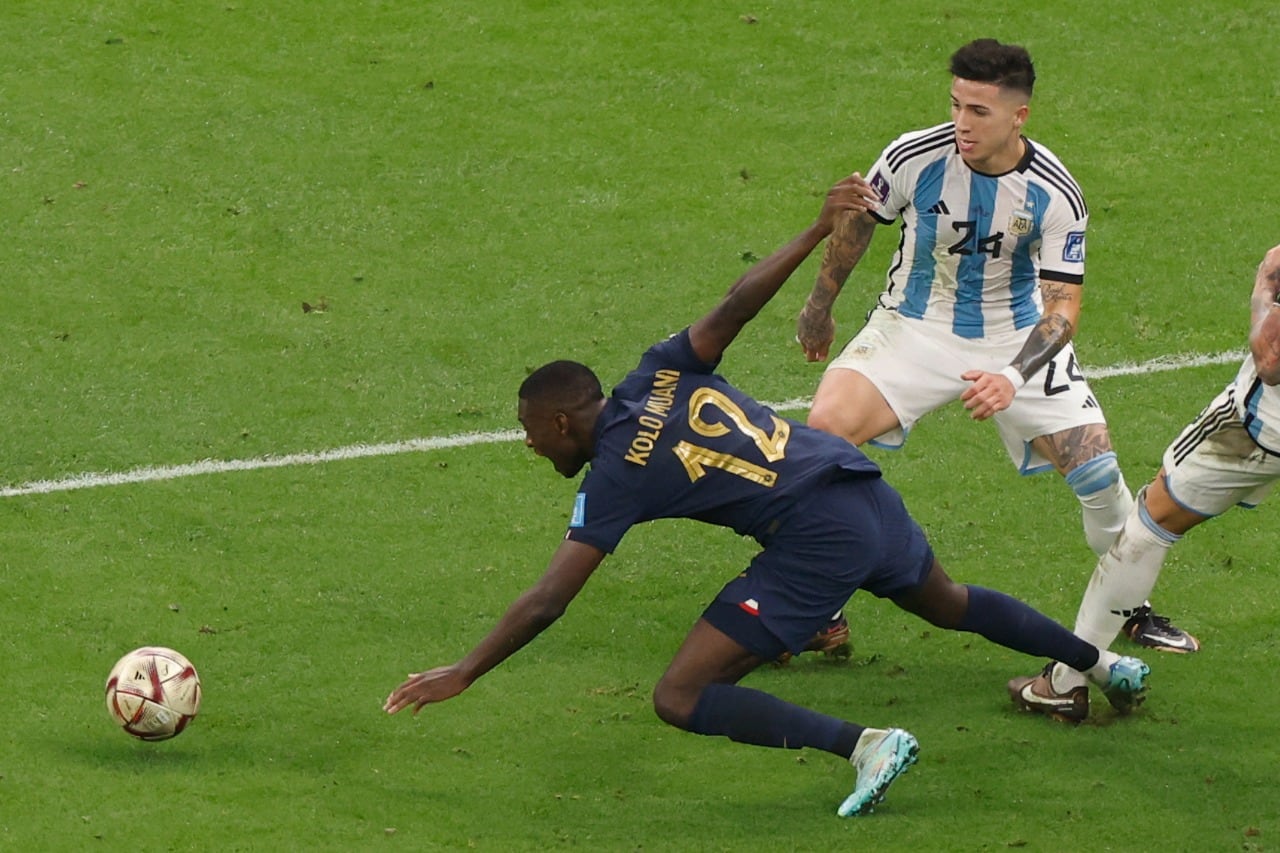 Enzo Fernández la rompió en la faceta defensiva contra Francia en la final del mundo