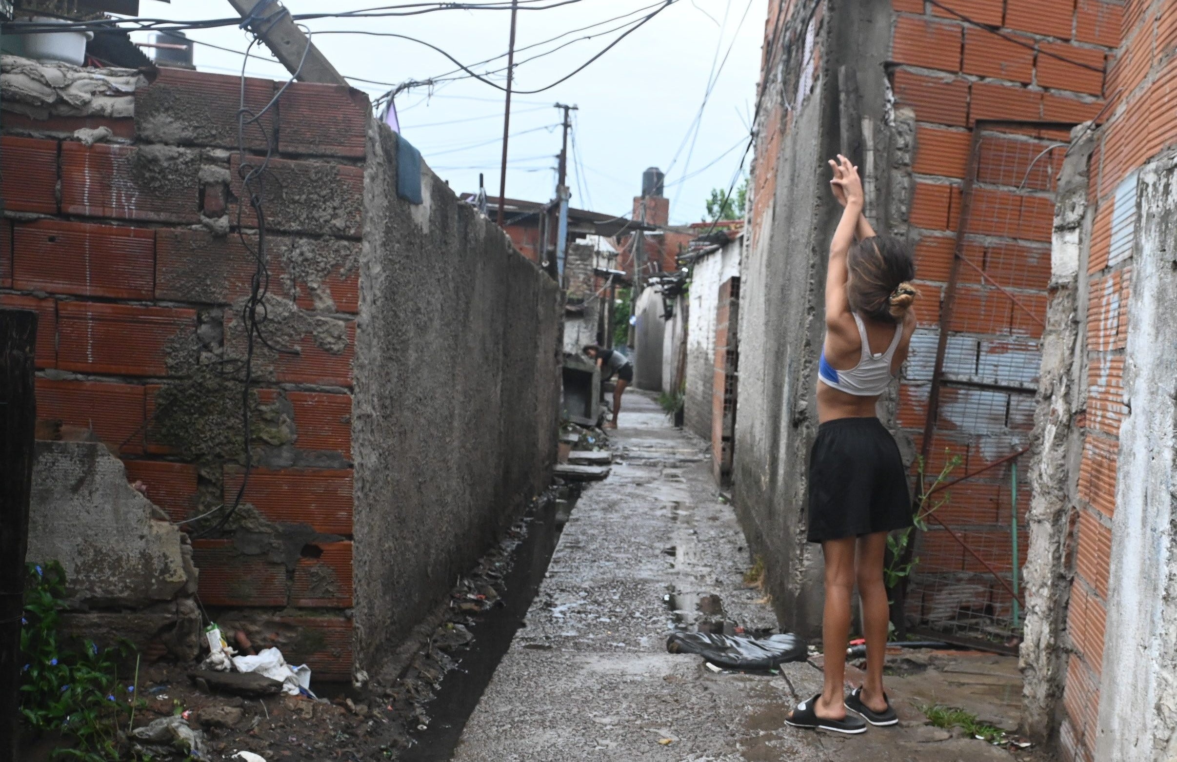 El barrio Puerta 8 está ubicado en la zona oeste, al costado de la Autopista del Buen Ayre.
