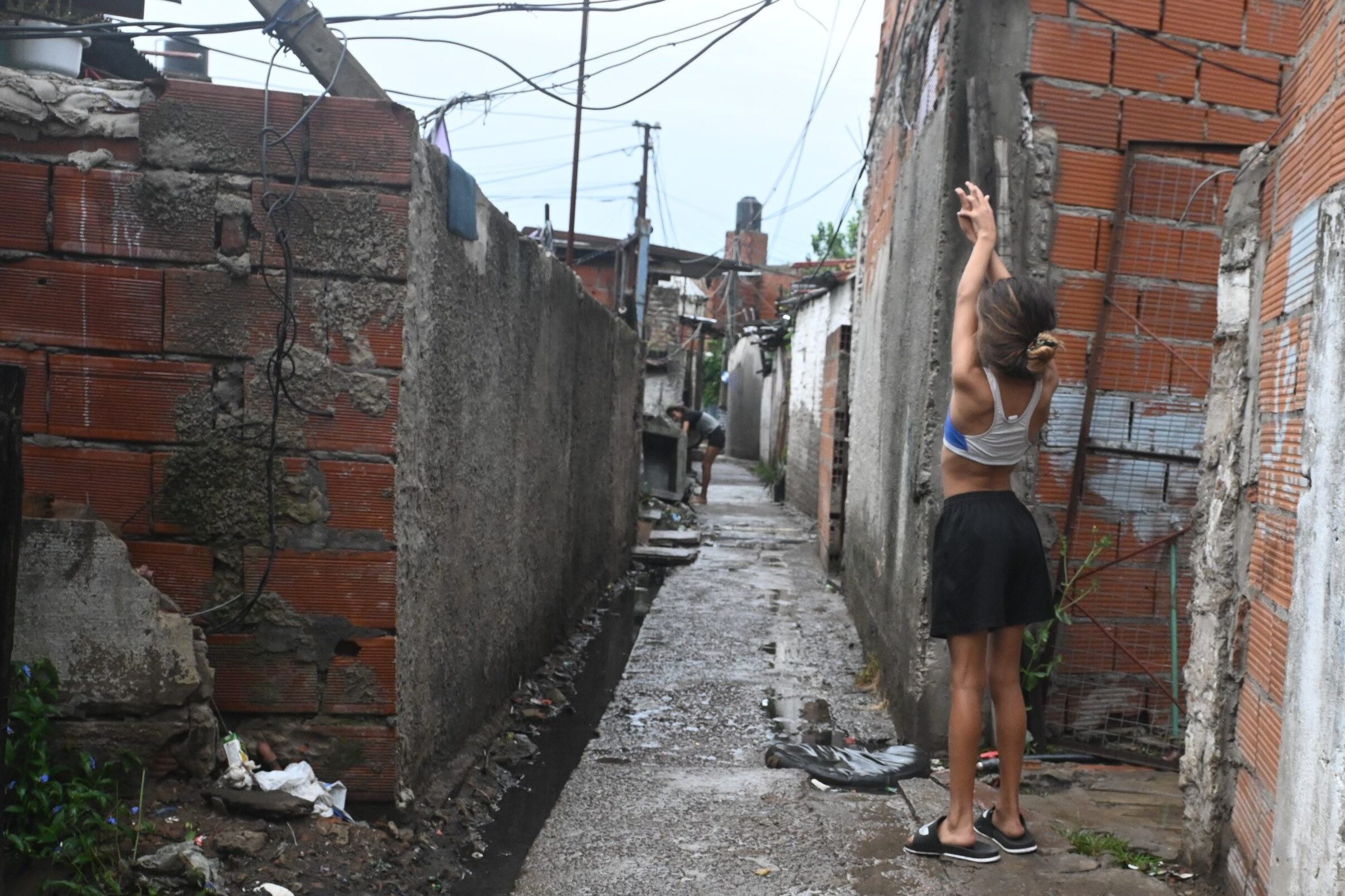 El barrio Puerta 8 está ubicado en la zona oeste, al costado de la Autopista del Buen Ayre.