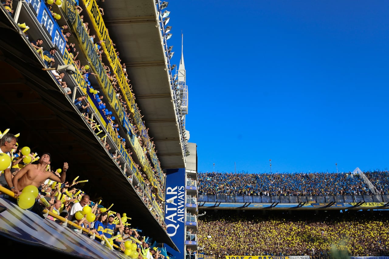 La tercera bandeja visitante, ahora con hinchas propios.