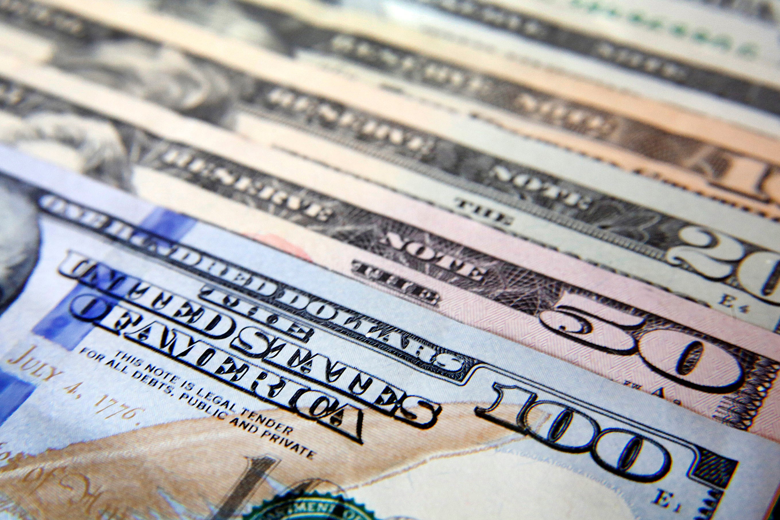 El dólar trepó en el "blue" pero con precios dispares y muy pocas operaciones. .