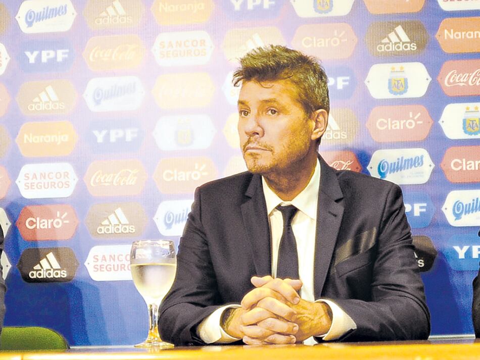 Tinelli detalló en conferencia de prensa lo resuelto por la asamblea de la Superliga.