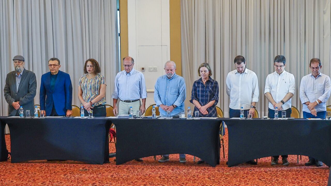 El Consejo Político del PT abrió el encuentro con un minuto de silencio en memoria del militante asesinado en Foz do Iguaçu. Foto: Lula.br