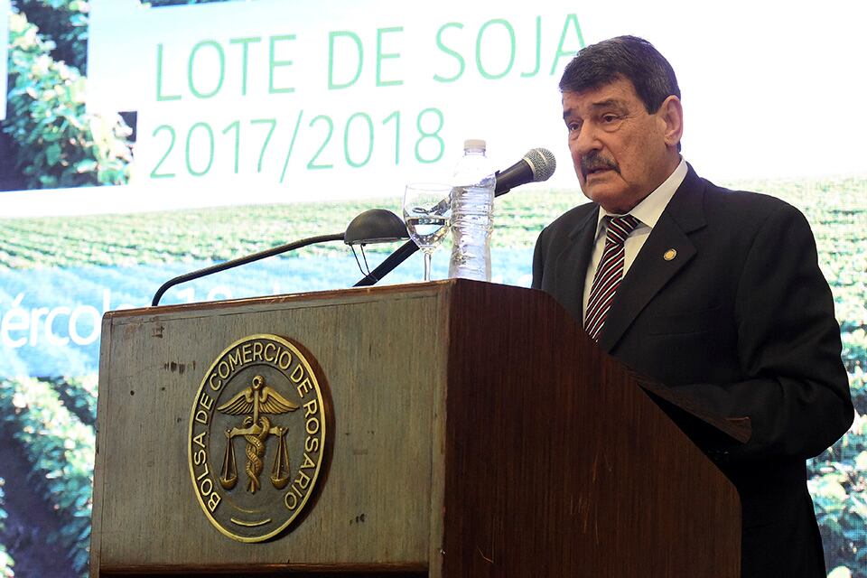 Padóan vociferaba en la Bolsa: "Ganamos en primera vuelta", por el PRO