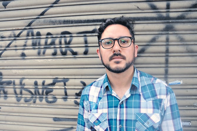 Leandro Avalos Blacha va del policial a lo siniestro con absoluta naturalidad.