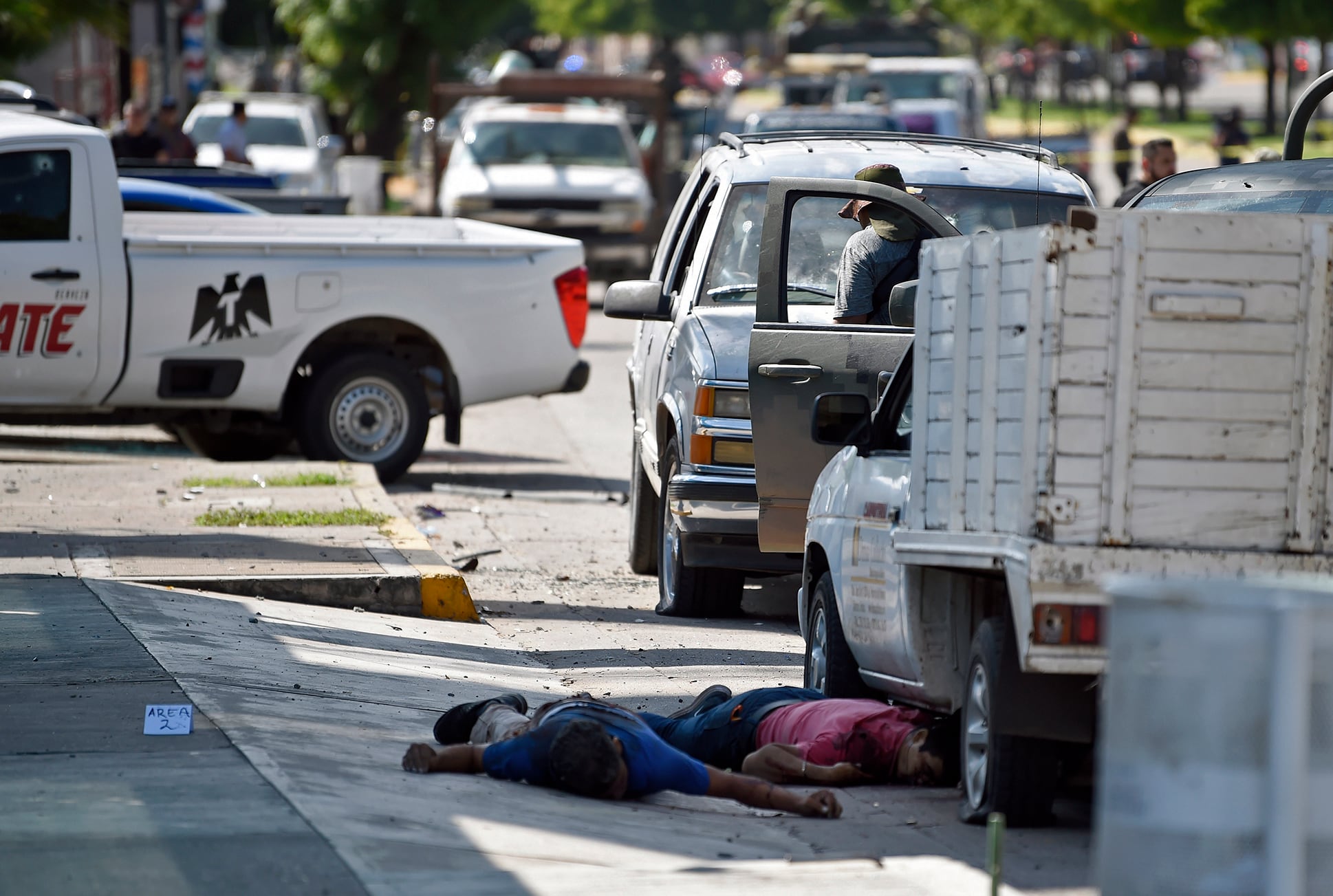 El intento de arresto del "Chapito" Guzmán dejó un tendal de muertos en Sinaloa.