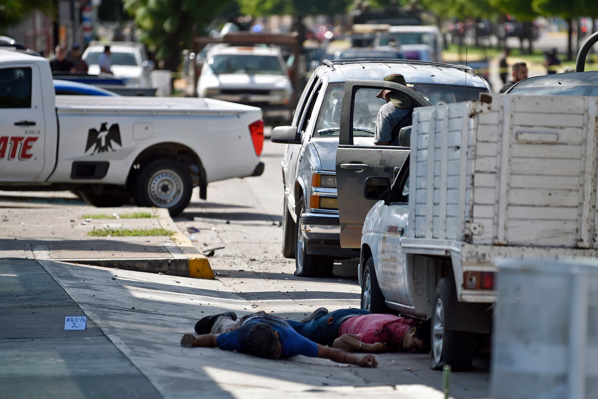 El intento de arresto del "Chapito" Guzmán dejó un tendal de muertos en Sinaloa.