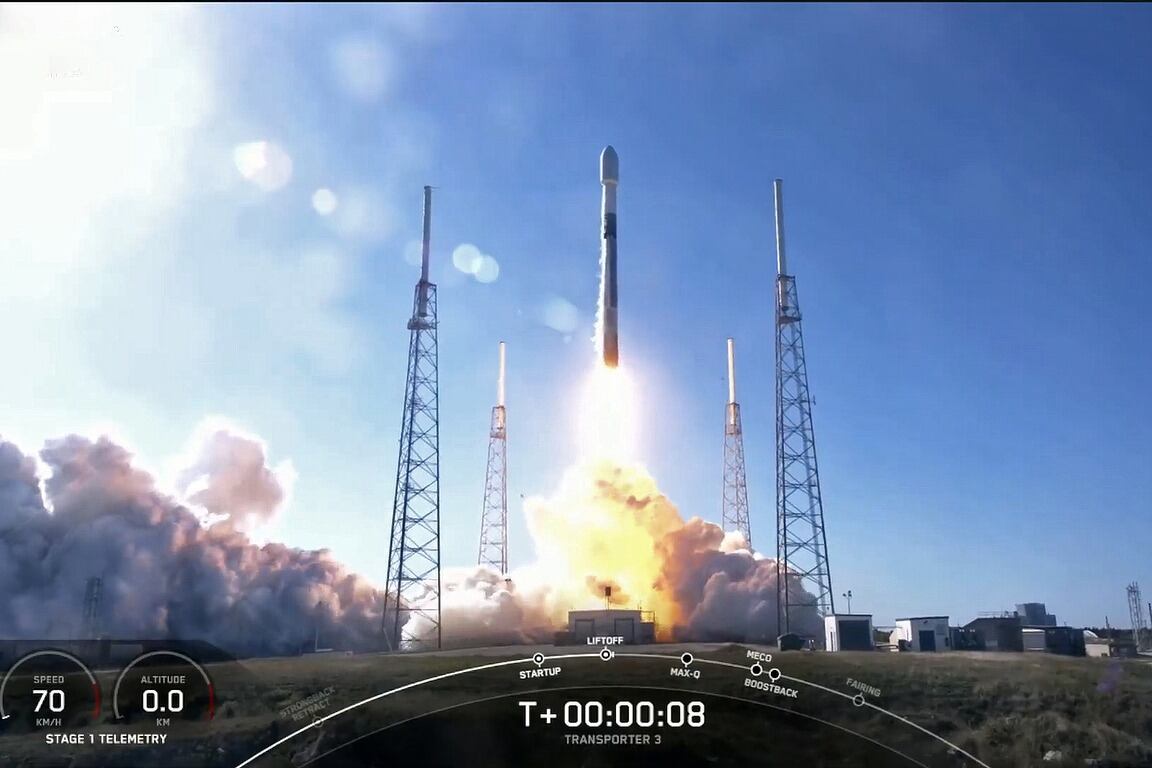 El minisatélite fue lanzado ayer al mediodía en la estación de Cabo Cañaveral, en Estados Unidos.