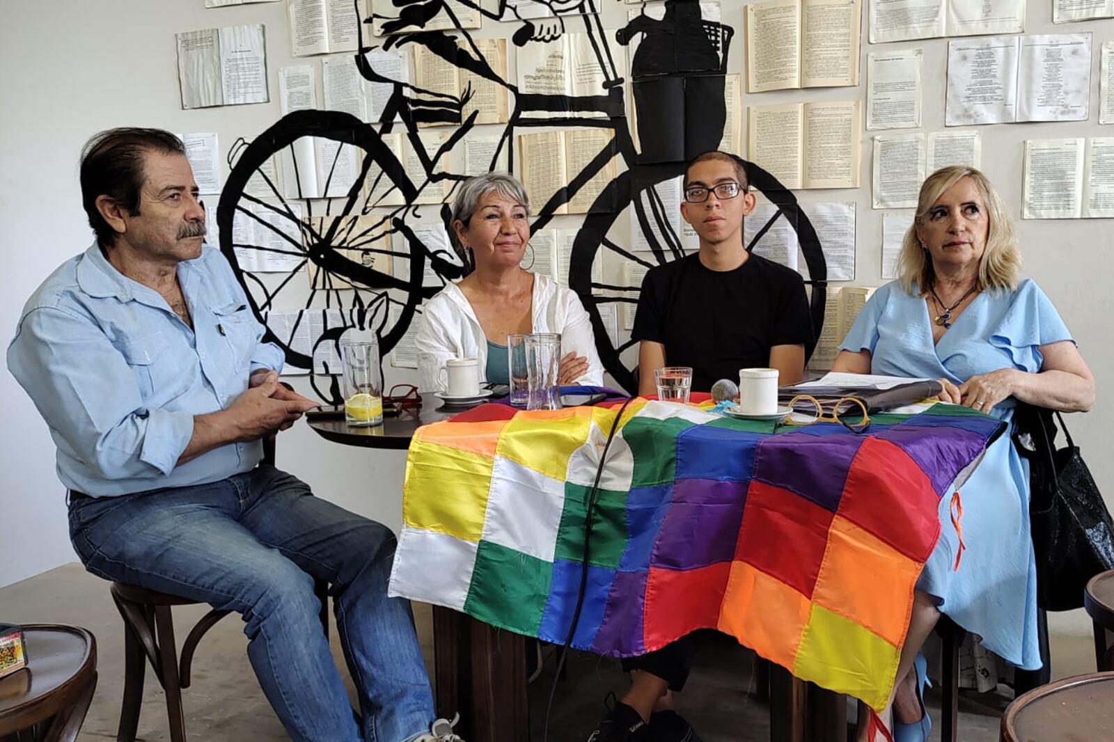 Miembros de la Asamblea Constituyente de los Pueblos en conferencia de prensa