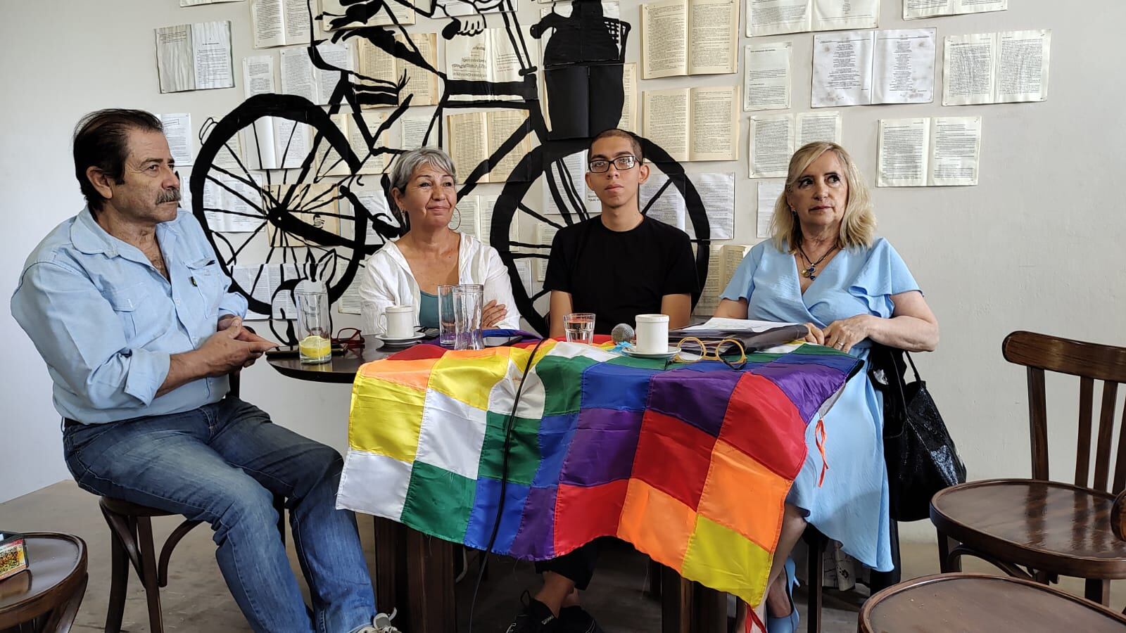 Miembros de la Asamblea Constituyente de los Pueblos en conferencia de prensa