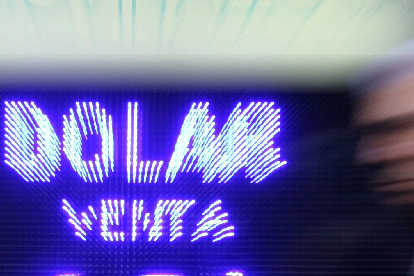 El dólar blue subió 4 centavos y quedó en 490 pesos. 