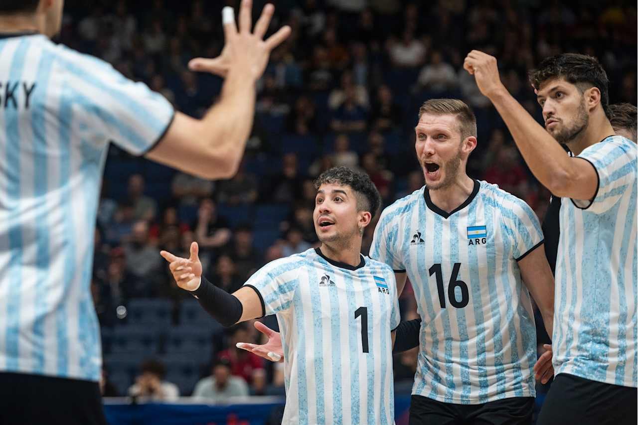 Festejo argentino en la victoria ante Canadá
