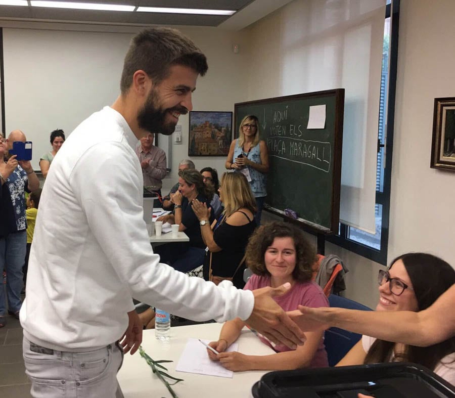 Piqué concurrió a votar en el referéndum esta mañana, antes del partido con Las Palmas.