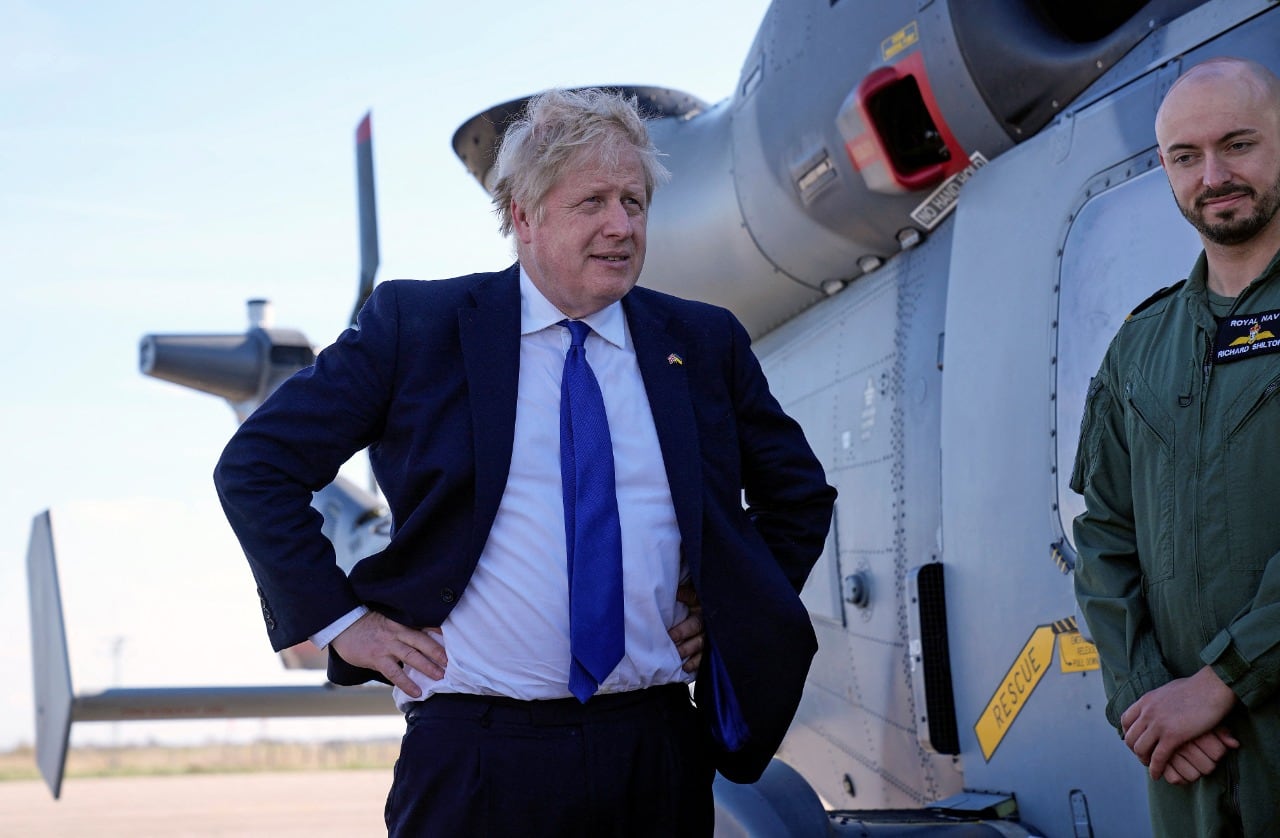 Johnson adoptó un discurso belicista que tapó el PartyGate.